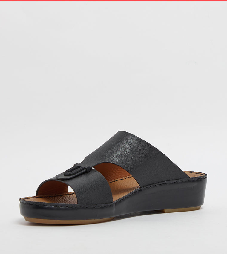 A136 - BLACK - image 1